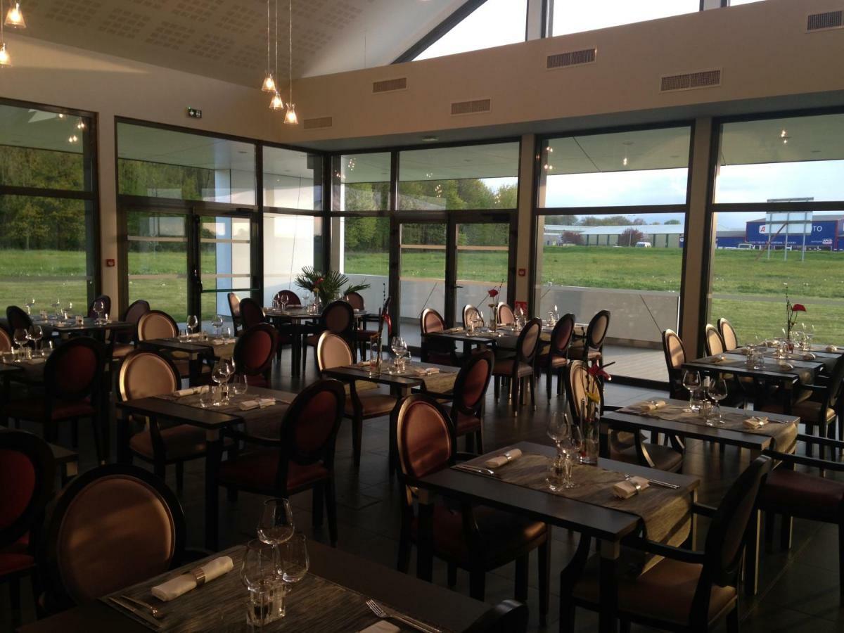 Hotel - Restaurant La Claire Foret Morhange Екстер'єр фото