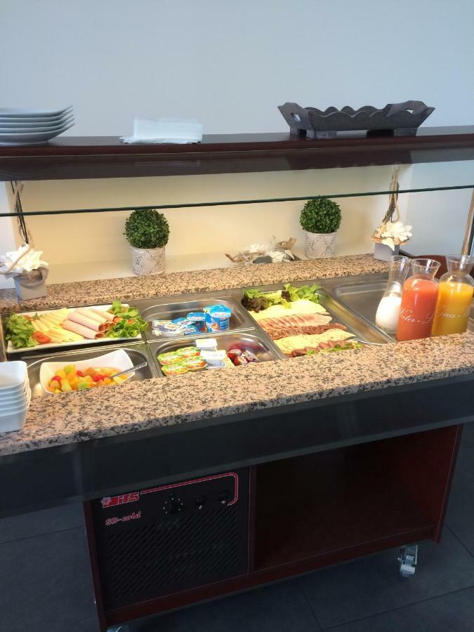 Hotel - Restaurant La Claire Foret Morhange Екстер'єр фото